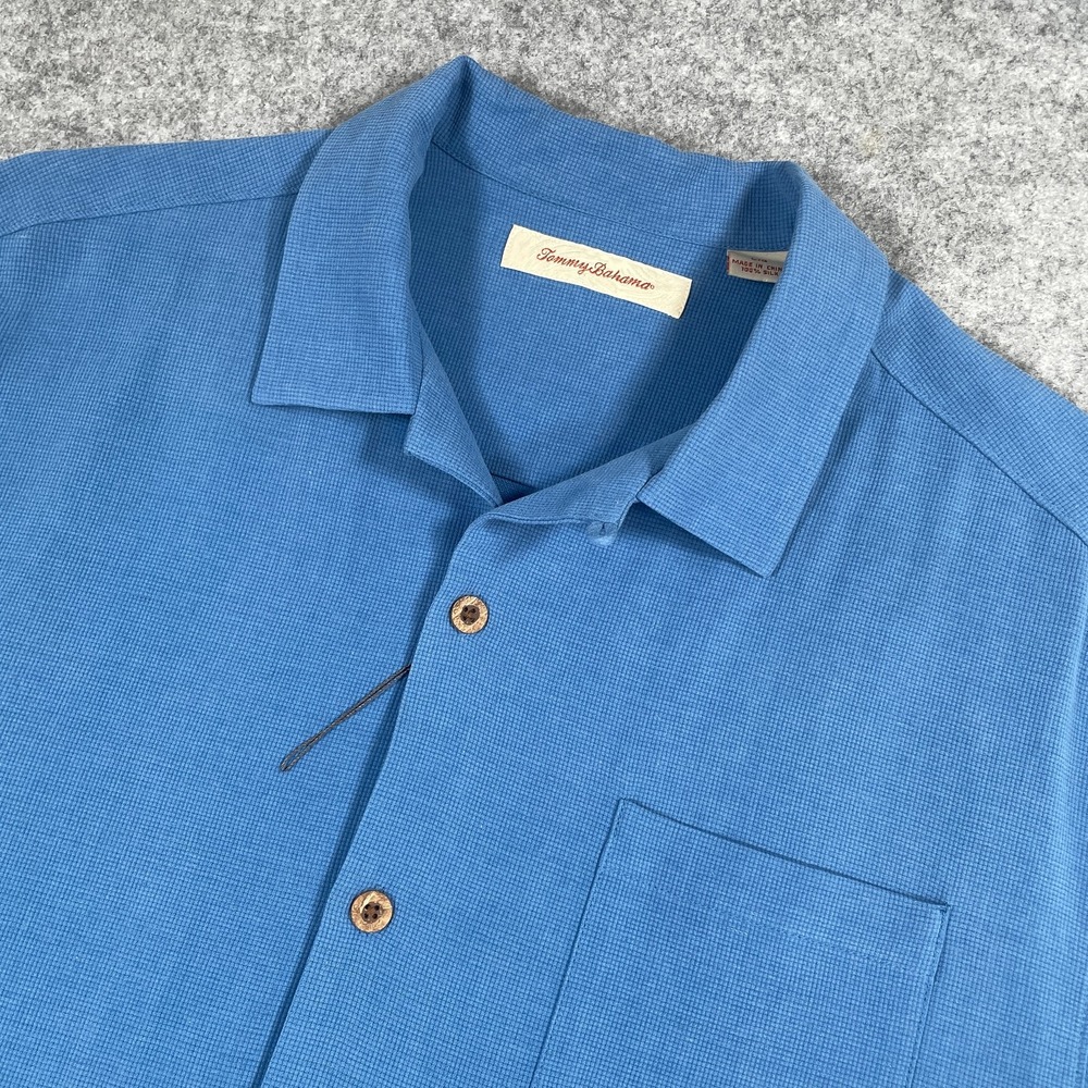 Tommy Bahama Mens Camp Shirt L Blue 100% Silk Textured Short Sleeve Button Up